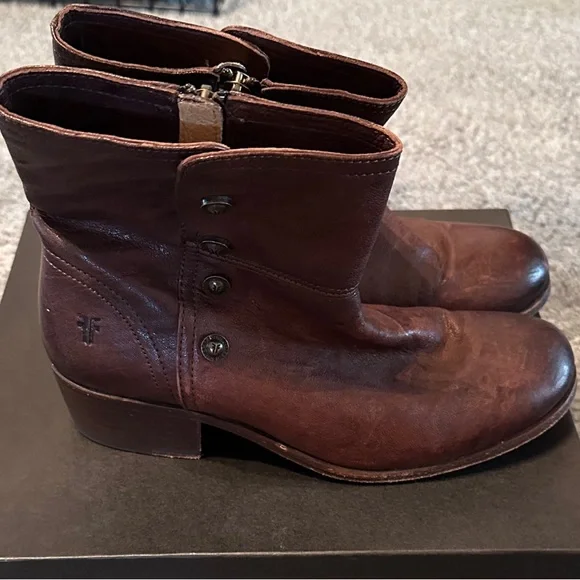 Frye Lynn Short Military Boots - Picture 5 of 6